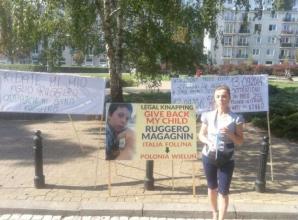 [VIDEO] Polska matka zgłasza do ścigania antymafijnego sędzię i adwokatów, którzy w skandaliczny sposób nie dopuszczają do powrotu polskiego chłopca do naszego kraju! Powiadamia Direzione Investigativa Antimafia (DIA)