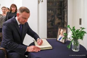 Prezydent żegna brytyjską Królową Elżbietę II w Ambasadzie Wielkiej Brytanii w Dakarze