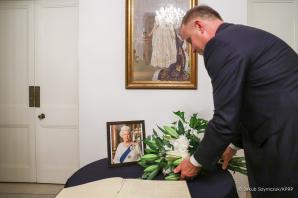 Prezydent żegna brytyjską Królową Elżbietę II w Ambasadzie Wielkiej Brytanii w Dakarze