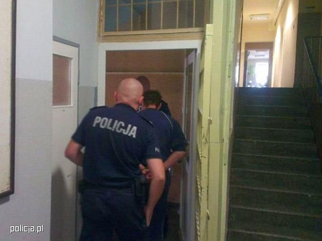 Zamordował swoją siostrę i zadzwonił na policję! 