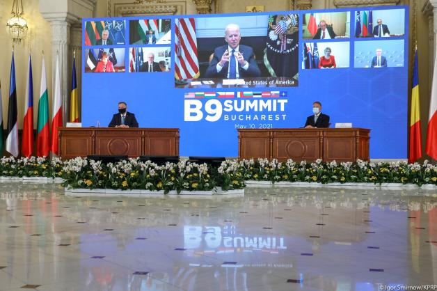 [VIDEO] Prezydent Andrzej Duda, prezydent USA i szef NATO na Szczycie B9 w Bukareszcie